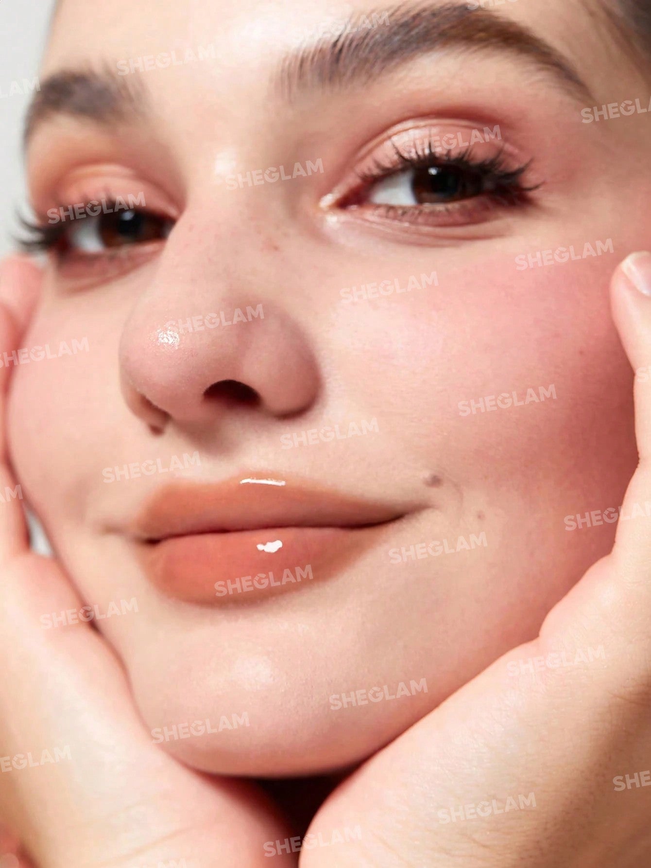 SHEGLAM POUT-PERFECT SHINE LIP PLUMPER