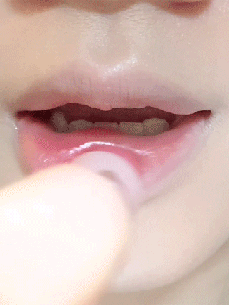 SHEGLAM Lápiz labial Pout PHresh que cambia de color