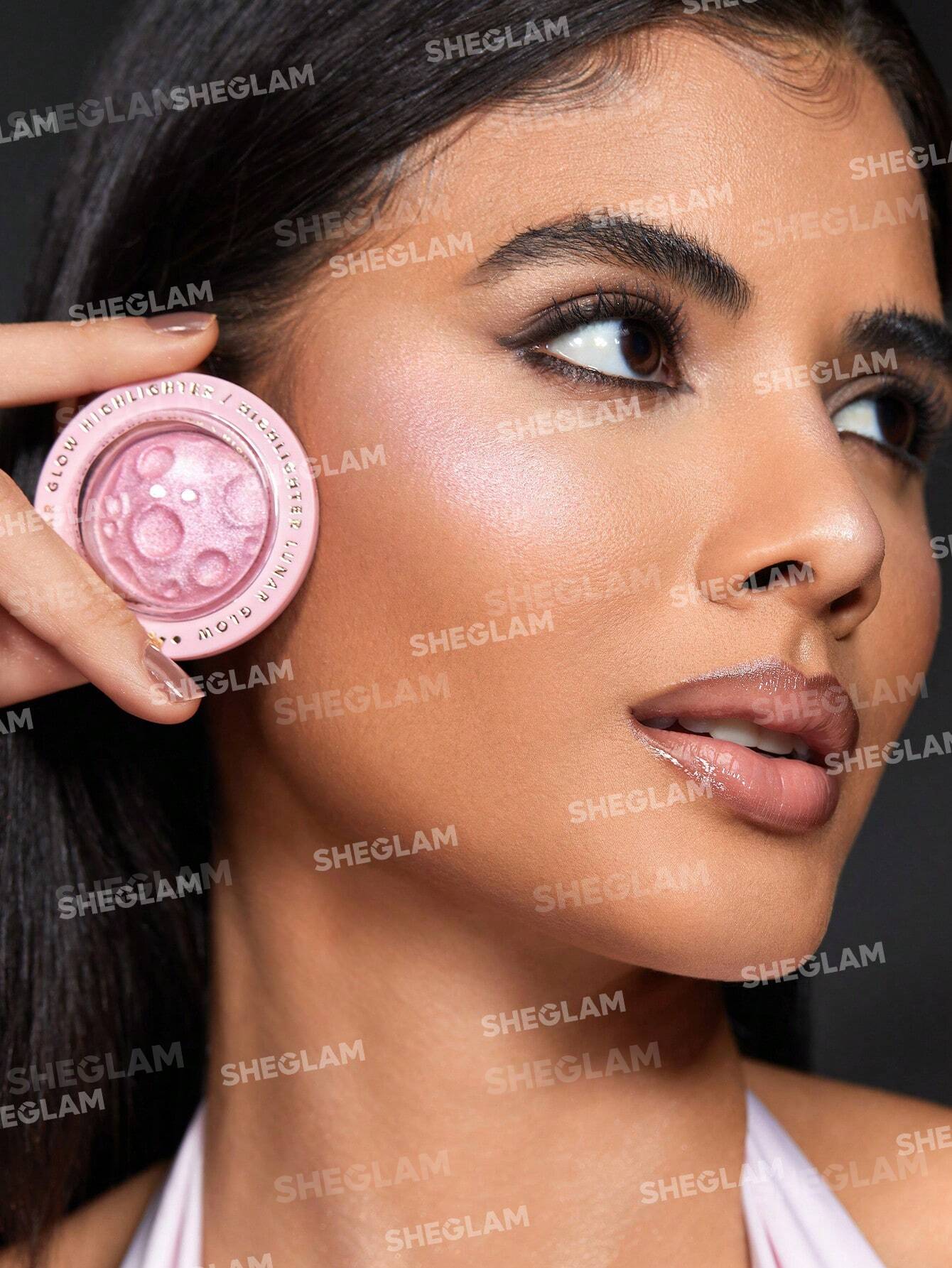 SHEGLAM ILUMINADOR LUNAR GLOW HIGHLIGHTER